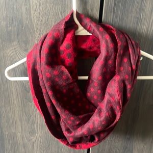 Amazing condition scarf
